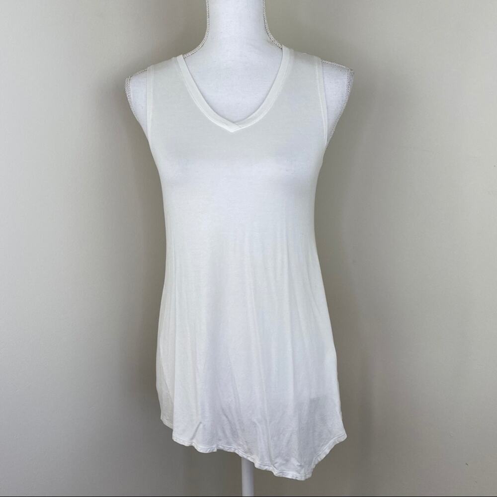 LOGO Lori Goldstein Tank White Size S Asymmetrial